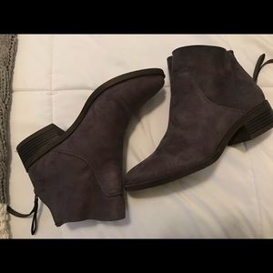 American Eagle booties